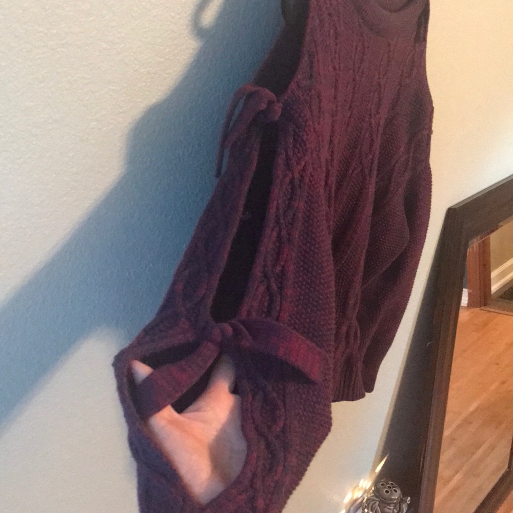 Sweater - Picture 4 of 6